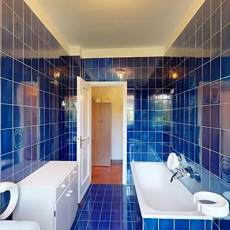 Villa Valentine Lakeside By Bookinggardalake