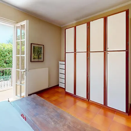 Villa Valentine Lakeside By Bookinggardalake