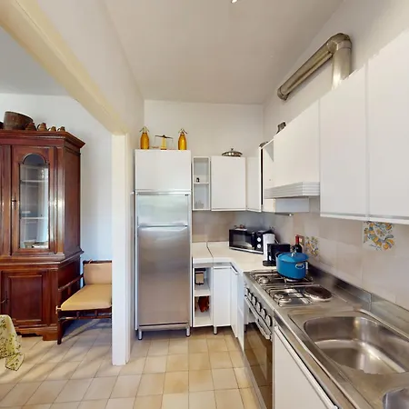 Valentine Lakeside By Bookinggardalake Villa