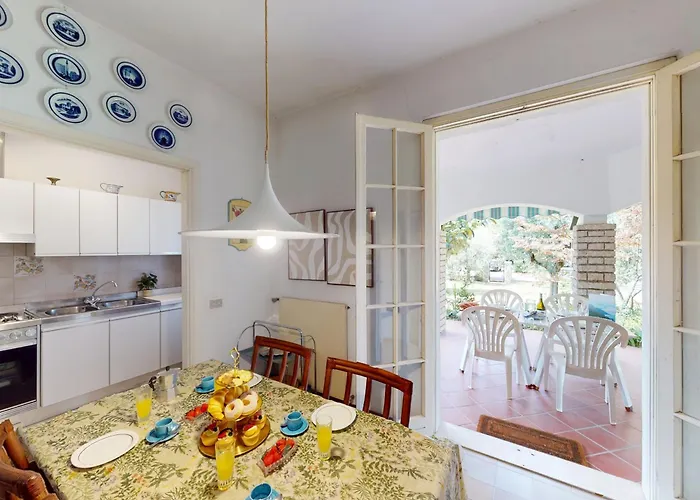 Villa Valentine Lakeside By Bookinggardalake Sirmione