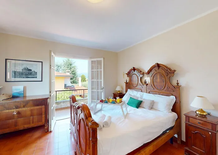 Villa Valentine Lakeside By Bookinggardalake Sirmione