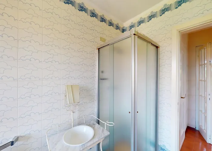 Valentine Lakeside By Bookinggardalake Sirmione