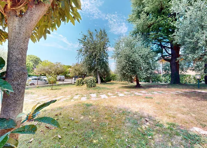 Valentine Lakeside By Bookinggardalake Villa Sirmione