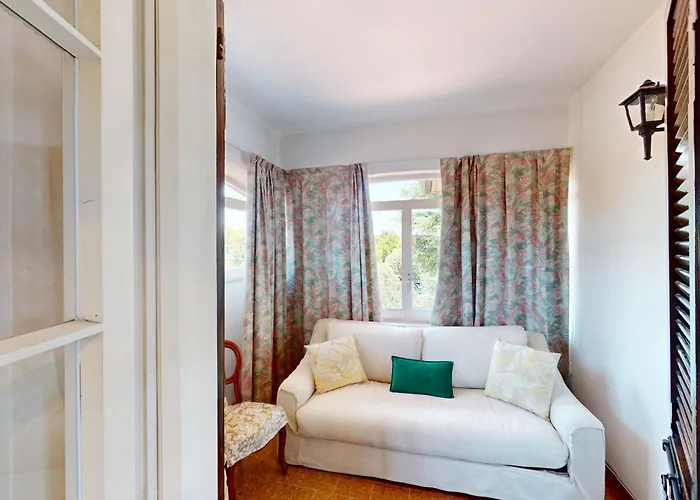 Villa Valentine Lakeside By Bookinggardalake *