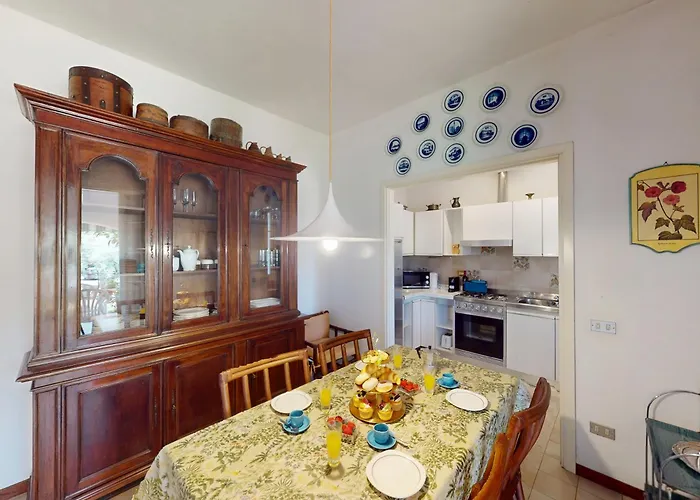 Villa Valentine Lakeside By Bookinggardalake Sirmione