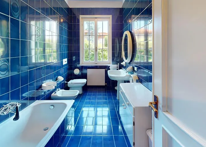 Valentine Lakeside By Bookinggardalake Sirmione