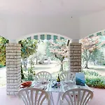Valentine Lakeside By Bookinggardalake Villa Sirmione