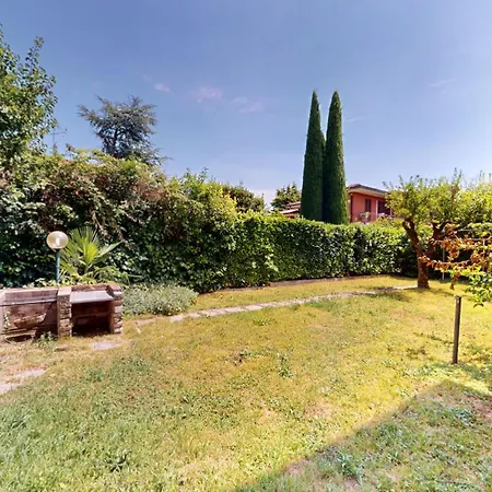 Villa Valentine Lakeside By Bookinggardalake *