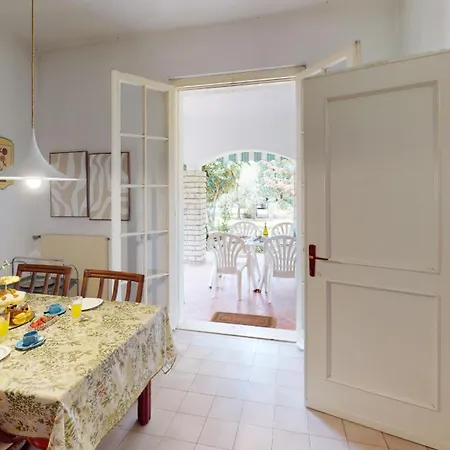 Villa Valentine Lakeside By Bookinggardalake *