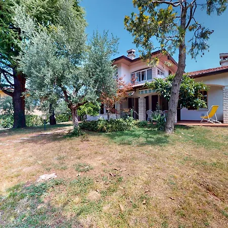 Valentine Lakeside By Bookinggardalake Villa *