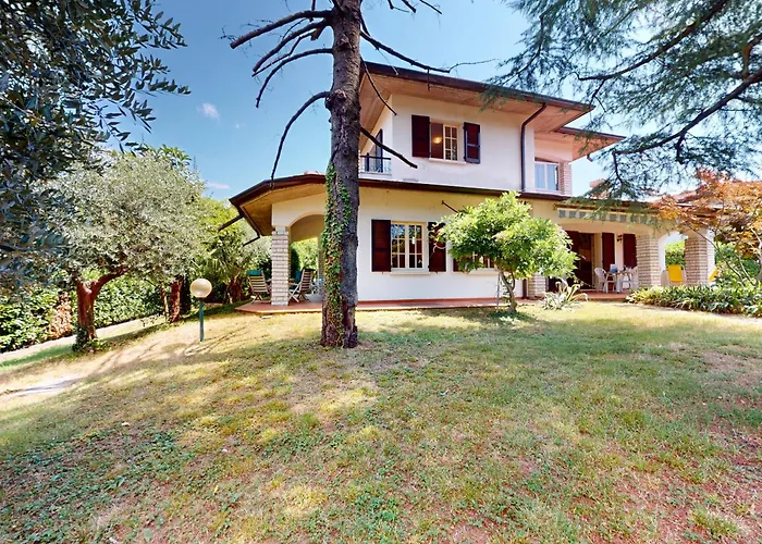 Valentine Lakeside By Bookinggardalake * Sirmione