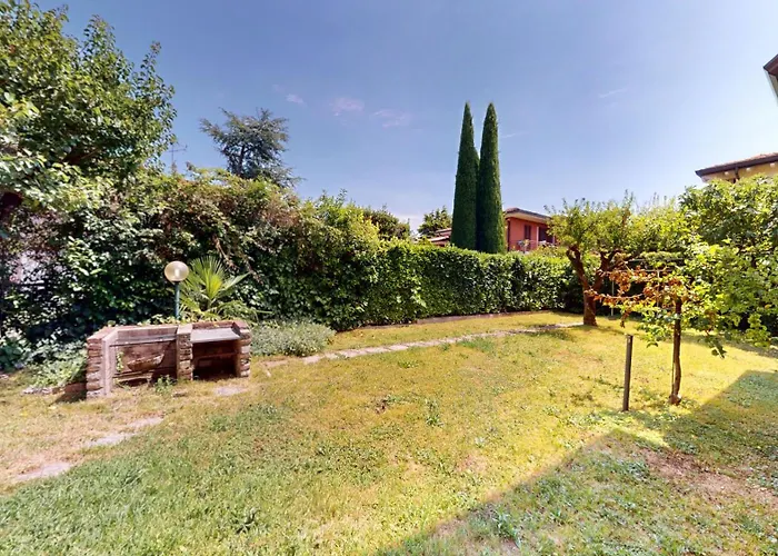 Villa Valentine Lakeside By Bookinggardalake *