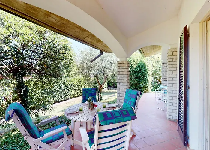 Valentine Lakeside By Bookinggardalake Βίλα