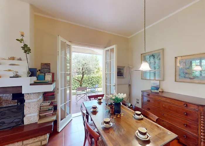 Villa Valentine Lakeside By Bookinggardalake