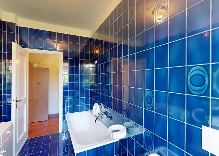 Valentine Lakeside By Bookinggardalake Villa *