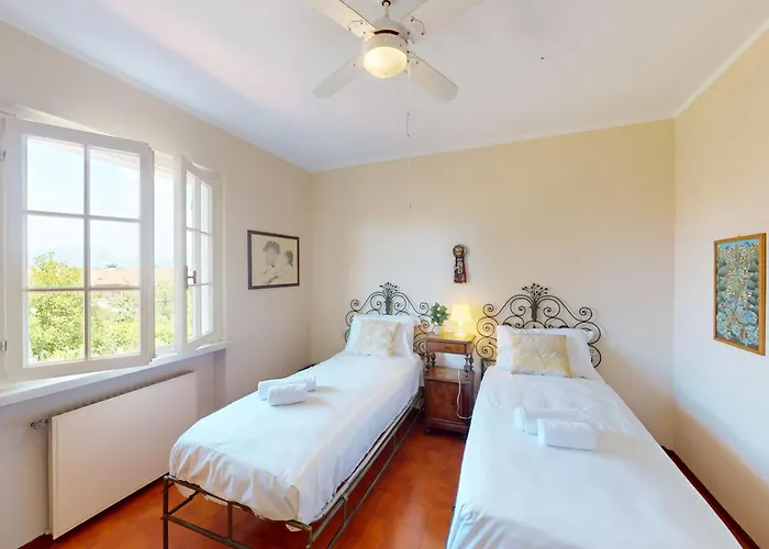 Valentine Lakeside By Bookinggardalake *