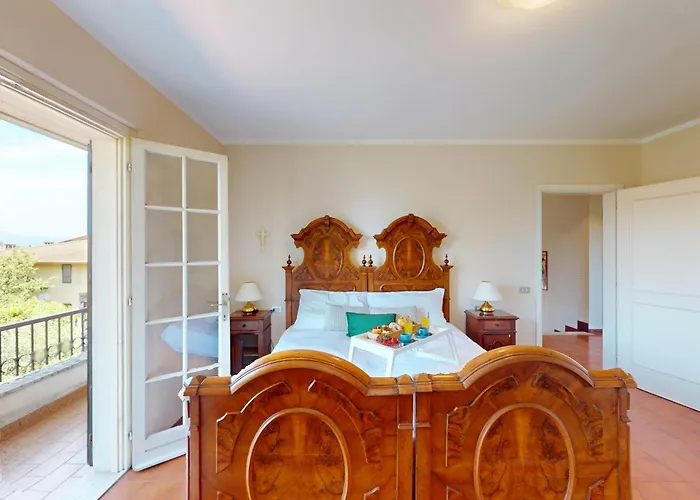 Villa Valentine Lakeside By Bookinggardalake