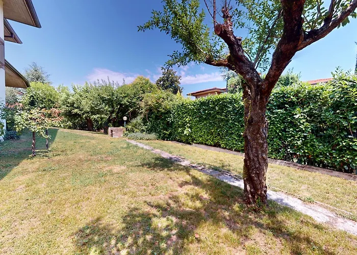 Valentine Lakeside By Bookinggardalake * Sirmione