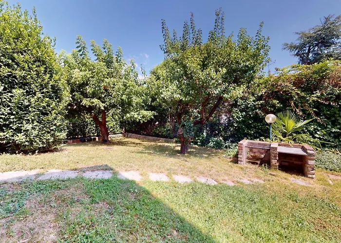 Villa Valentine Lakeside By Bookinggardalake Sirmione