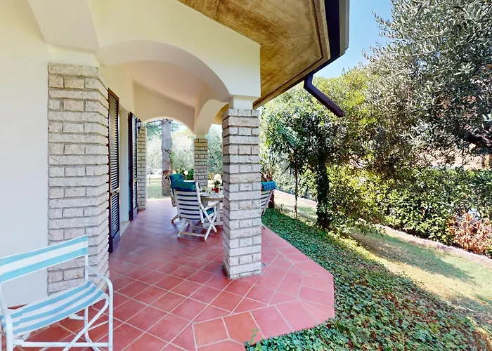 Valentine Lakeside By Bookinggardalake