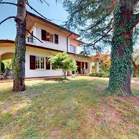 Valentine Lakeside By Bookinggardalake *