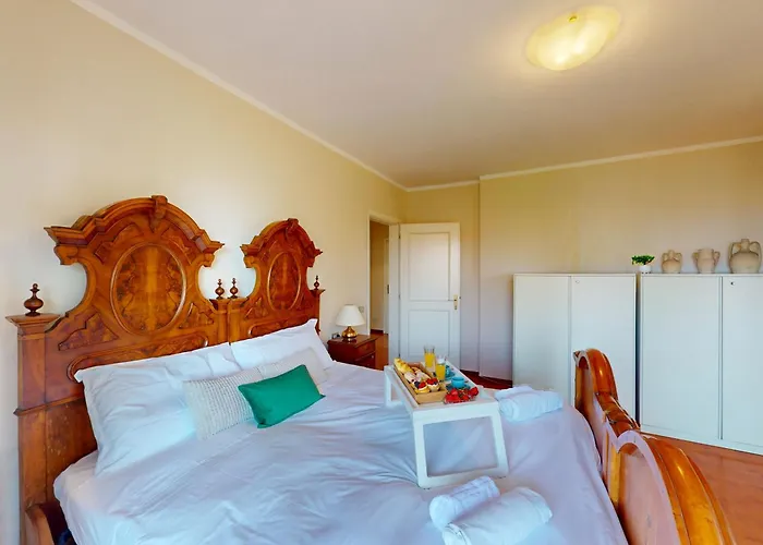 Valentine Lakeside By Bookinggardalake * シルミオーネ