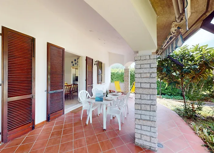 Valentine Lakeside By Bookinggardalake *