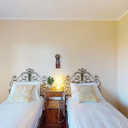 Villa Valentine Lakeside By Bookinggardalake